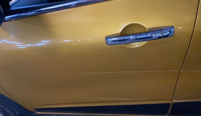 2021 Renault TRIBER RXZ DUAL TONE, Petrol, Manual, 24,236 km, Front passenger door - Slightly dented