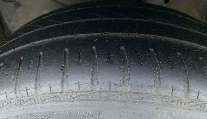 2017 Honda Brio S MT, Petrol, Manual, 44,681 km, Left Front Tyre Tread