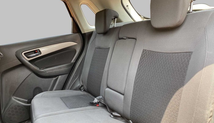 2016 Maruti Vitara Brezza ZDI PLUS DUAL TONE, Diesel, Manual, 42,271 km, Right Side Rear Door Cabin