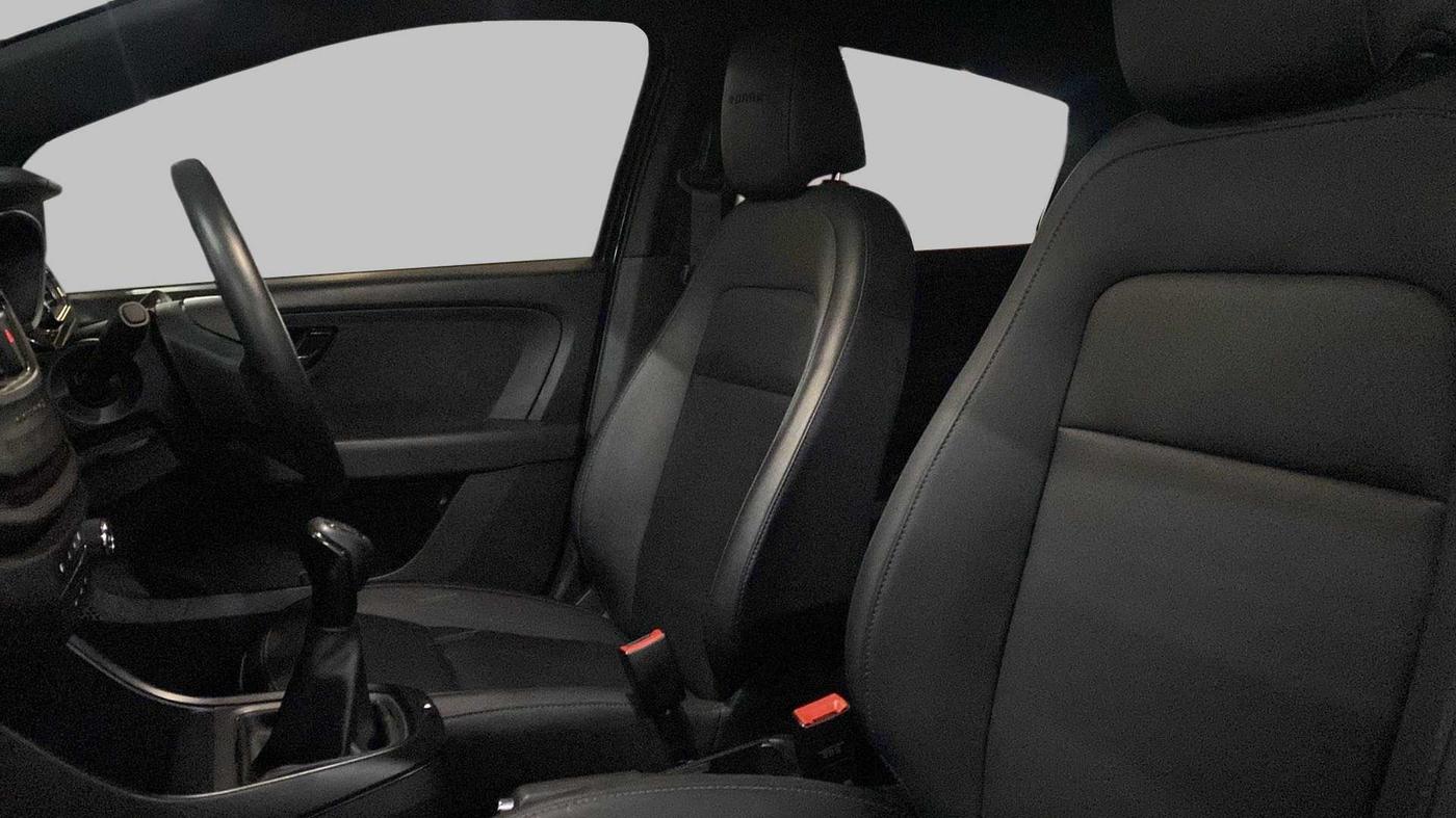 2022 Tata ALTROZ XT PETROL DARK EDITION, Petrol, Manual, 11,814 km, Right Side Front Door Cabin