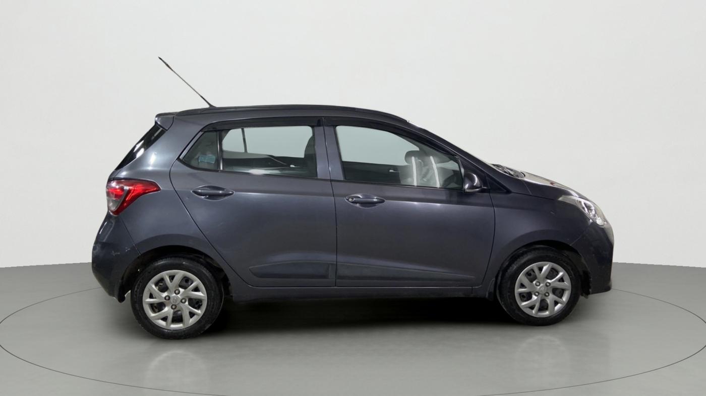 2018 Hyundai Grand i10 SPORTZ 1.2 KAPPA VTVT, Petrol, Manual, 15,290 km, Right Side View