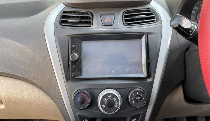 2018 Hyundai Eon ERA +, Petrol, Manual, 66,751 km, AC Unit - Directional switch has minor damage
