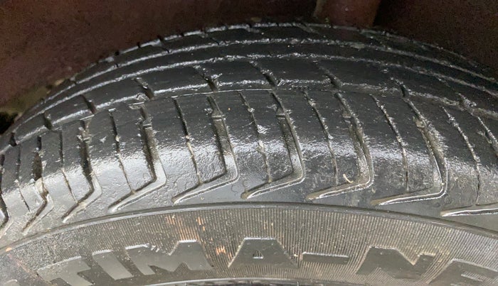 2016 Datsun Redi Go S, Petrol, Manual, 39,662 km, Left Rear Tyre Tread