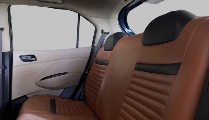 2020 Hyundai NEW SANTRO MAGNA 1.1 CORPORATE EDITION, Petrol, Manual, 63,783 km, Right Side Rear Door Cabin