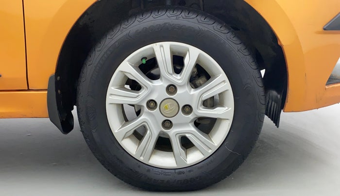 2018 Tata Tiago XZA PETROL, Petrol, Automatic, 43,688 km, Right Front Wheel