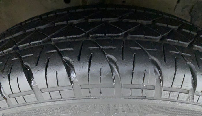 2012 Maruti Swift VDI, Diesel, Manual, 97,684 km, Right Front Tyre Tread
