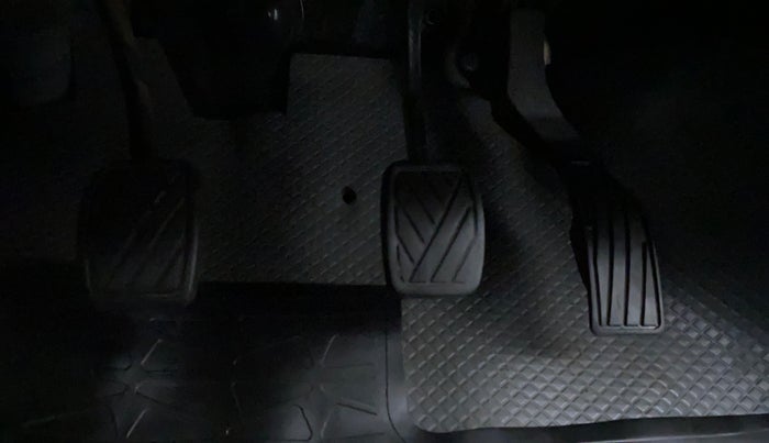 2012 Maruti Swift VDI, Diesel, Manual, 97,684 km, Pedals