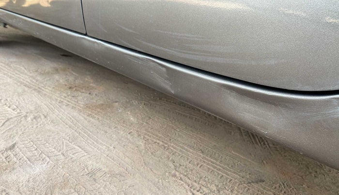 2019 Maruti Swift VXI, Petrol, Manual, 10,519 km, Left running board - Slightly dented