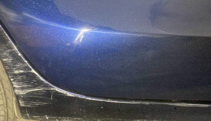 2018 Maruti Swift VXI, Petrol, Manual, 97,229 km, Right running board - Minor scratches