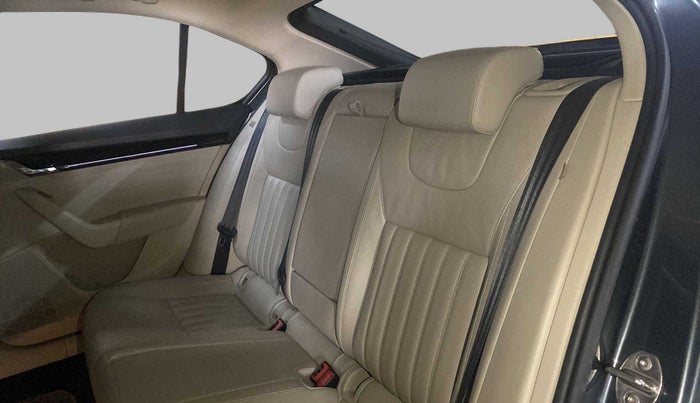 2019 Skoda Octavia L&K 1.8 TSI AT, Petrol, Automatic, 67,896 km, Right Side Rear Door Cabin