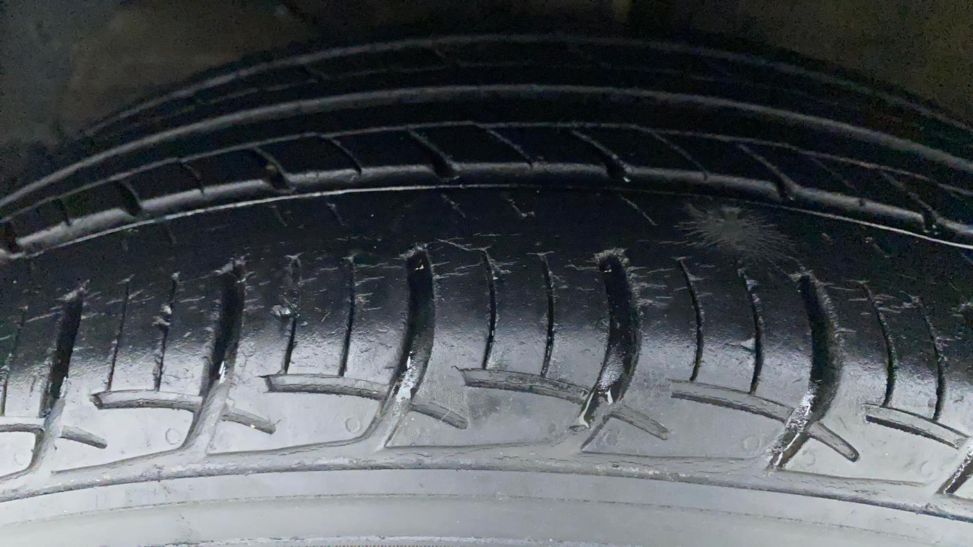 2019 Maruti Baleno DELTA PETROL 1.2, Petrol, Manual, 34,072 km, Left Front Tyre Tread