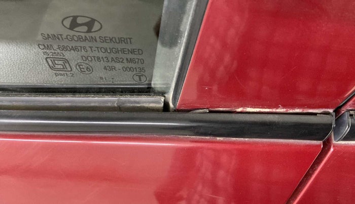 2019 Hyundai Grand i10 SPORTZ 1.2 KAPPA VTVT, Petrol, Manual, 17,925 km, Front passenger door - Weather strip has minor damage