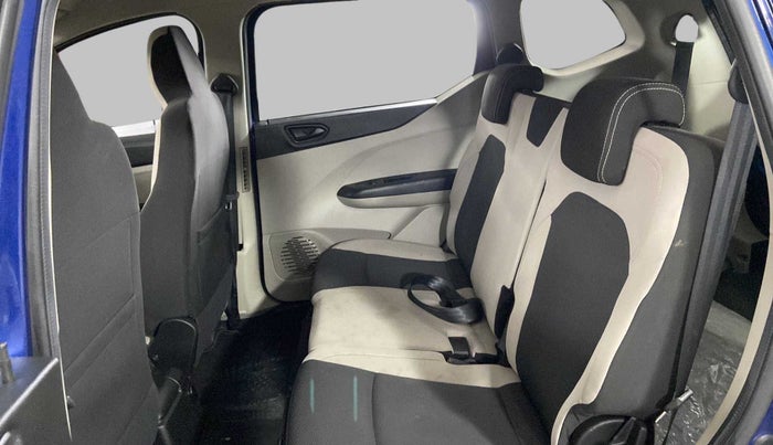 2019 Renault TRIBER 1.0 RXT, Petrol, Manual, 18,169 km, Right Side Rear Door Cabin