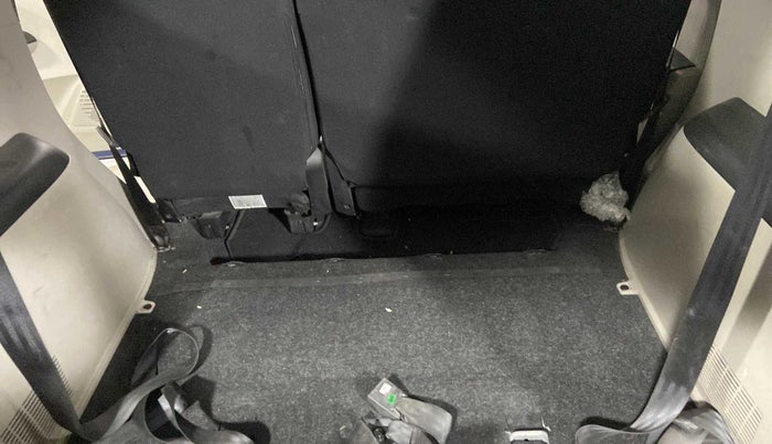 2019 Renault TRIBER 1.0 RXT, Petrol, Manual, 18,169 km, Third-row right seat - Seat adjuster not working