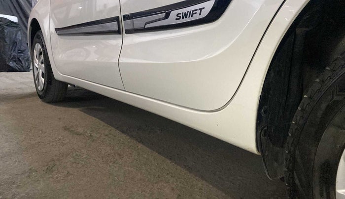 2021 Maruti Swift VXI, Petrol, Manual, 17,949 km, Left running board - Minor scratches