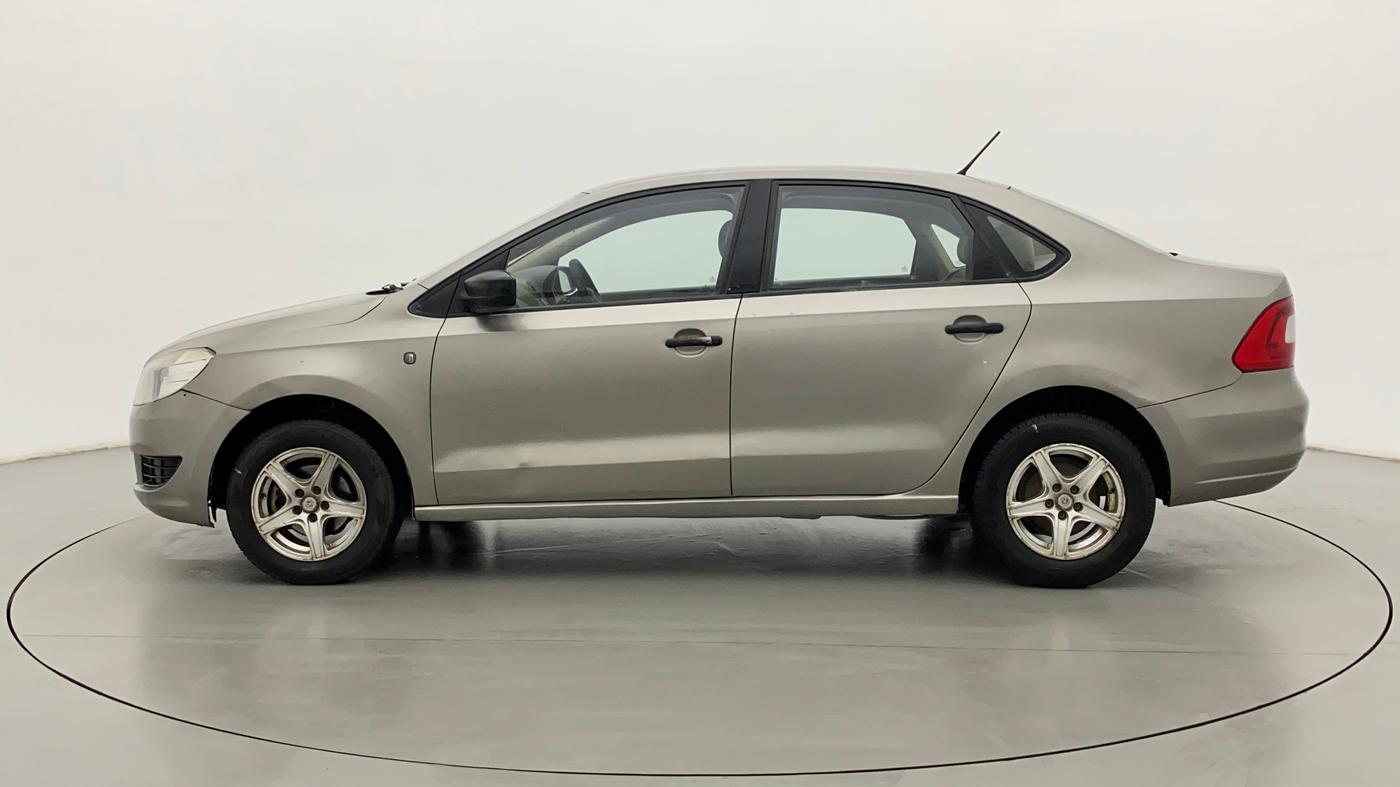 2013 Skoda Rapid 1.6 ACTIVE PLUS MPI, Petrol, Manual, 88,001 km, Left Side