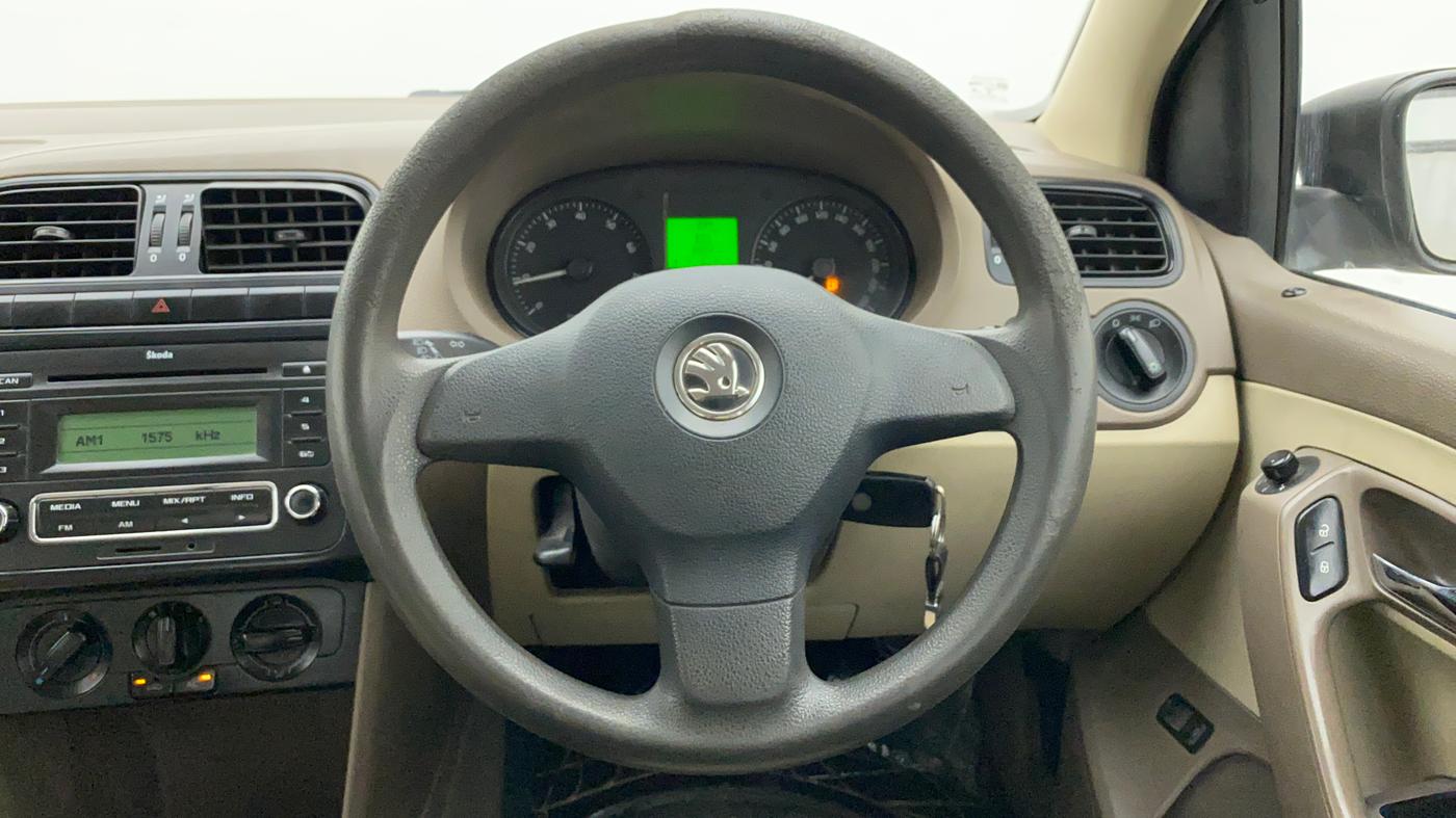 2013 Skoda Rapid 1.6 ACTIVE PLUS MPI, Petrol, Manual, 88,001 km, Steering Wheel Close Up