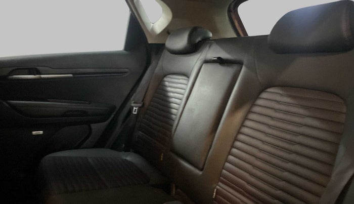 2021 KIA SONET GTX PLUS 1.0 IMT DUAL TONE, Petrol, Manual, 22,542 km, Right Side Rear Door Cabin