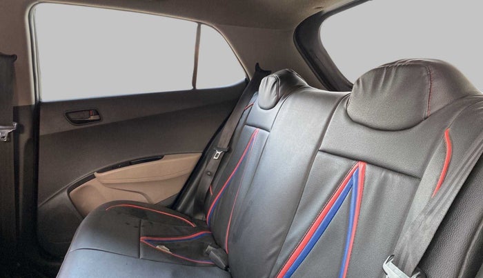 2018 Hyundai Grand i10 MAGNA 1.2 KAPPA VTVT, Petrol, Manual, 40,666 km, Right Side Rear Door Cabin