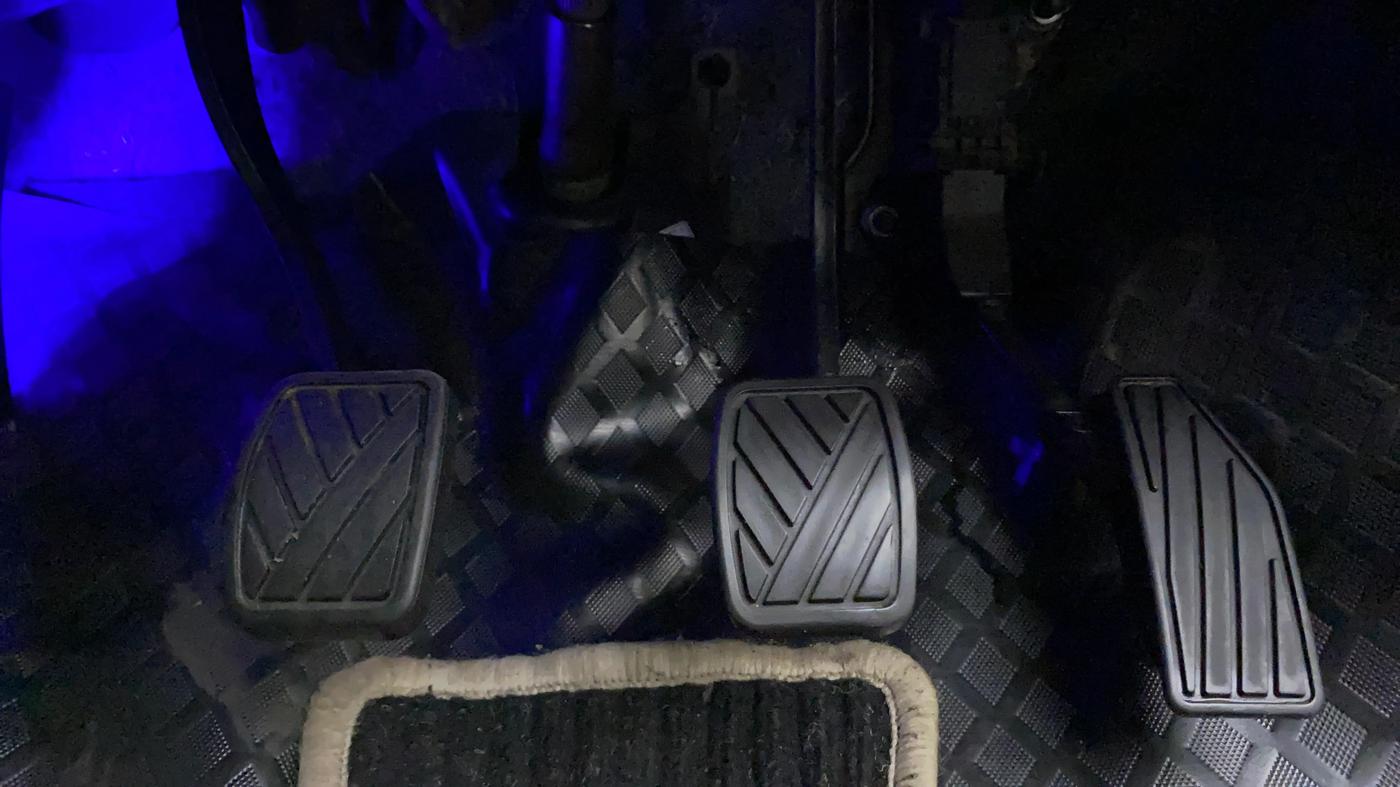 2018 Maruti Swift ZXI, Petrol, Manual, 65,363 km, Pedals