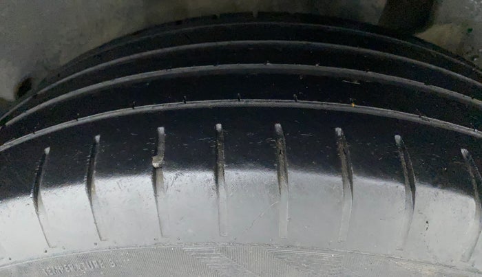 2018 Maruti Swift ZXI, Petrol, Manual, 65,363 km, Left Rear Tyre Tread