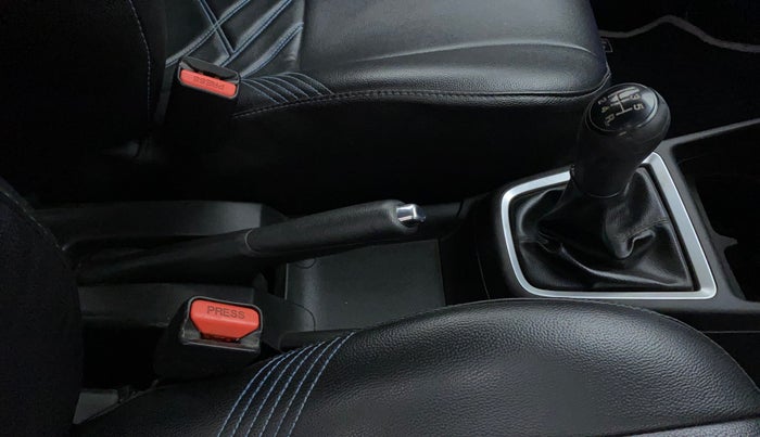2018 Maruti Swift ZXI, Petrol, Manual, 65,363 km, Gear Lever