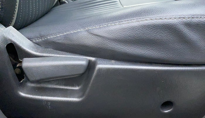 2016 Maruti Alto K10 VXI, Petrol, Manual, 44,777 km, Driver Side Adjustment Panel