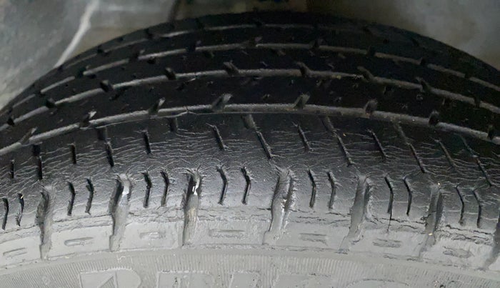2016 Maruti Alto K10 VXI, Petrol, Manual, 44,777 km, Right Front Tyre Tread