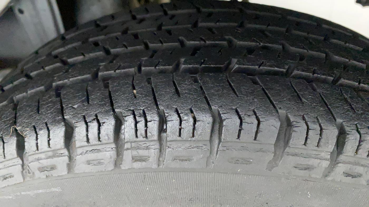 2016 Maruti Alto K10 VXI, Petrol, Manual, 44,777 km, Left Rear Tyre Tread