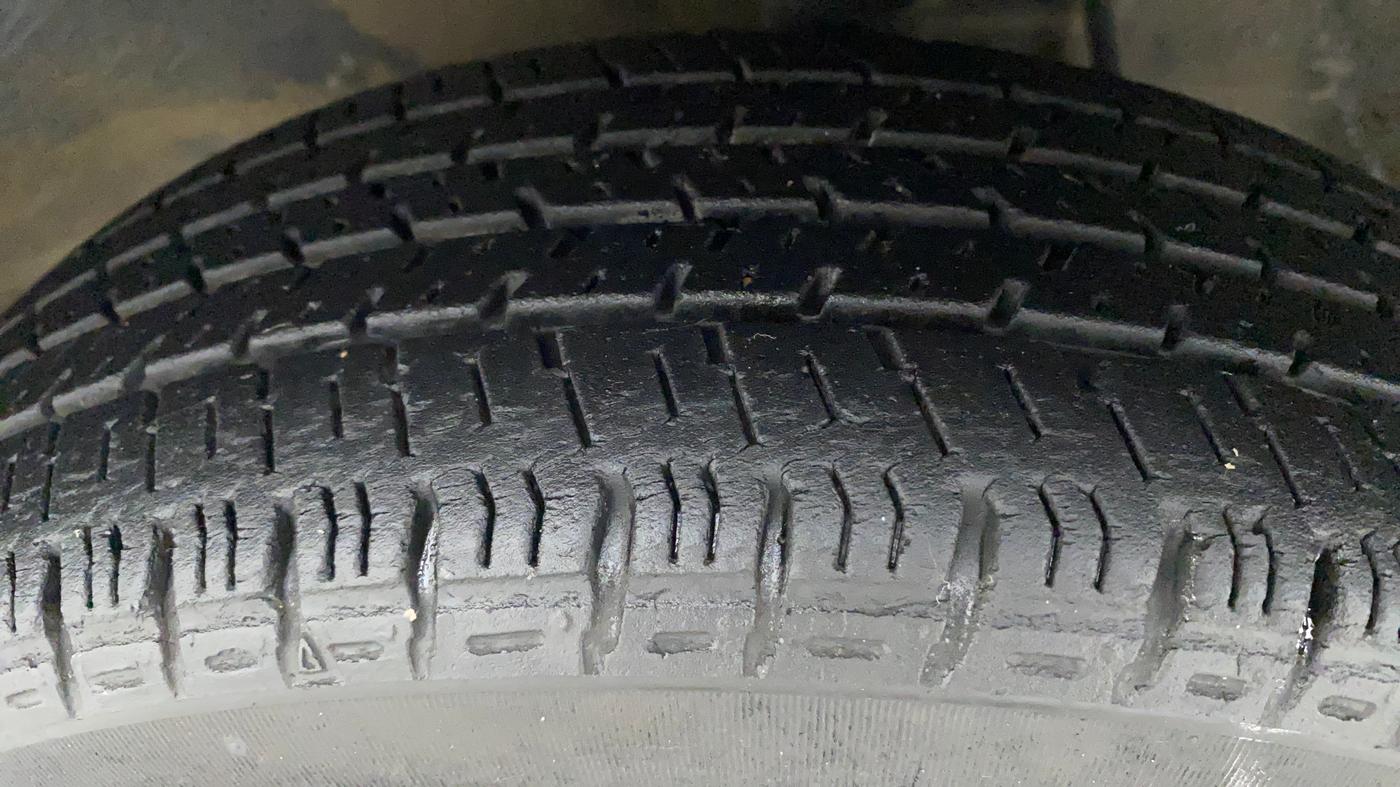 2016 Maruti Alto K10 VXI, Petrol, Manual, 44,777 km, Left Front Tyre Tread