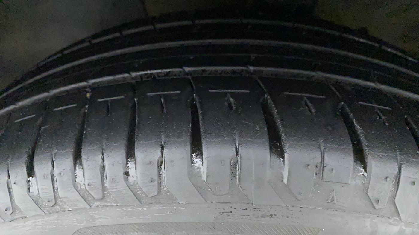 2021 Hyundai Verna SX (O) 1.5 VTVT IVT, Petrol, Automatic, 14,121 km, Left Front Tyre Tread