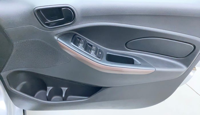 2020 Ford FREESTYLE TITANIUM 1.5 DIESEL, Diesel, Manual, 30,624 km, Driver Side Door Panels Control