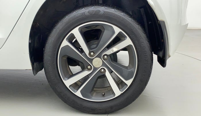 2022 Tata ALTROZ XZ DIESEL, Diesel, Manual, 19,941 km, Left Rear Wheel