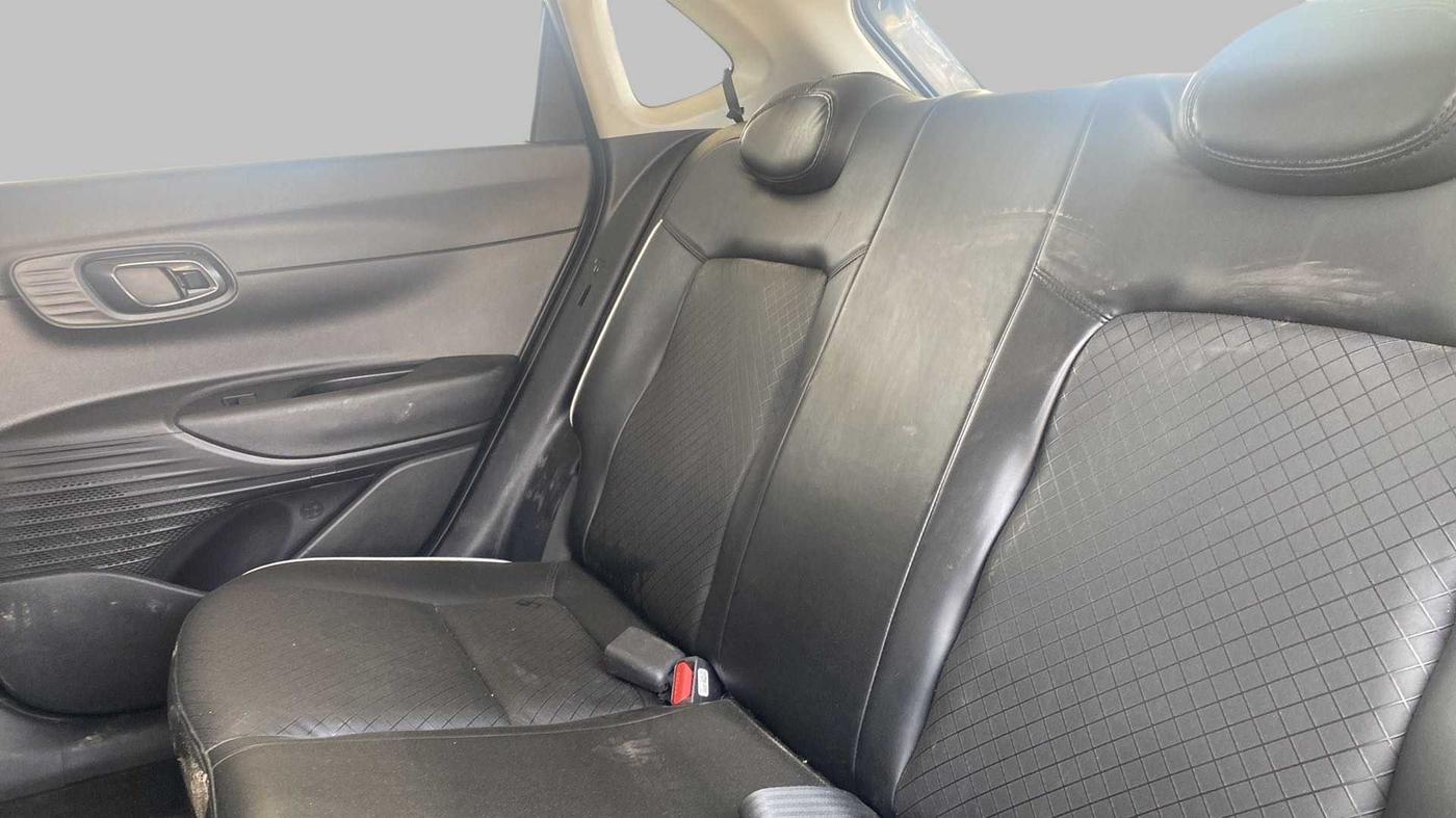 2020 Hyundai NEW I20 MAGNA 1.2 MT, Petrol, Manual, 95,585 km, Right Side Rear Door Cabin