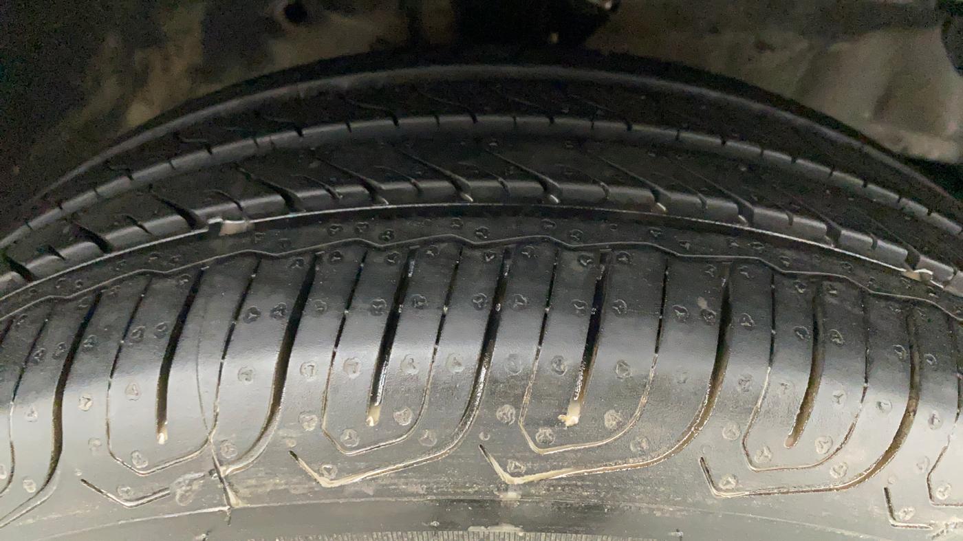 2017 Honda Amaze 1.2 SMT I VTEC, Petrol, Manual, 97,677 km, Right Front Tyre Tread