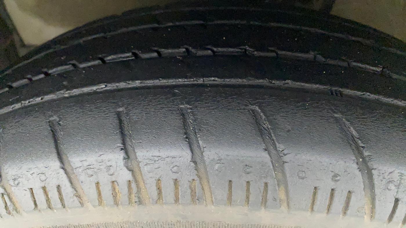 2018 Maruti Celerio VXI AMT, Petrol, Automatic, 56,436 km, Left Front Tyre Tread