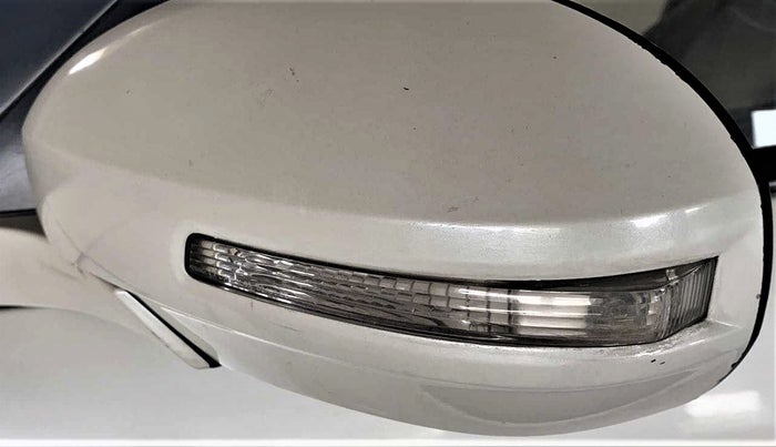 2014 Maruti Swift VXI, Petrol, Manual, 98,239 km, Left rear-view mirror - Slight misalignment
