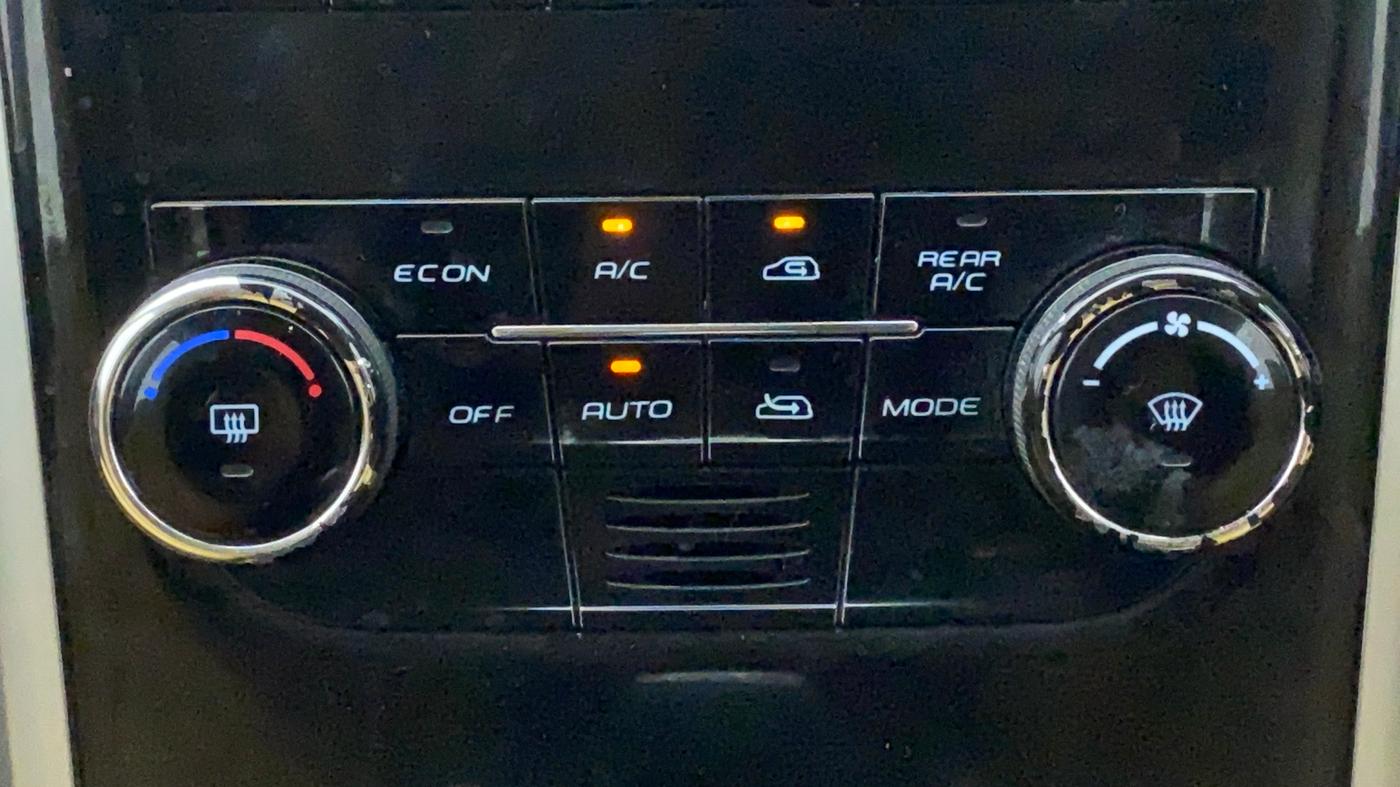 2018 Mahindra XUV500 W7, Diesel, Manual, 90,652 km, Automatic Climate Control