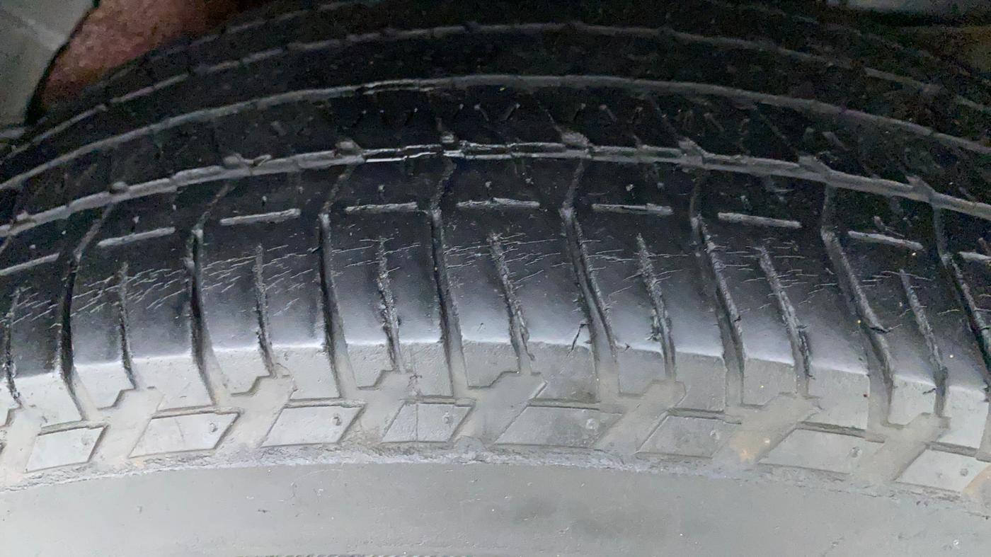 2018 Mahindra XUV500 W7, Diesel, Manual, 90,652 km, Left Rear Tyre Tread