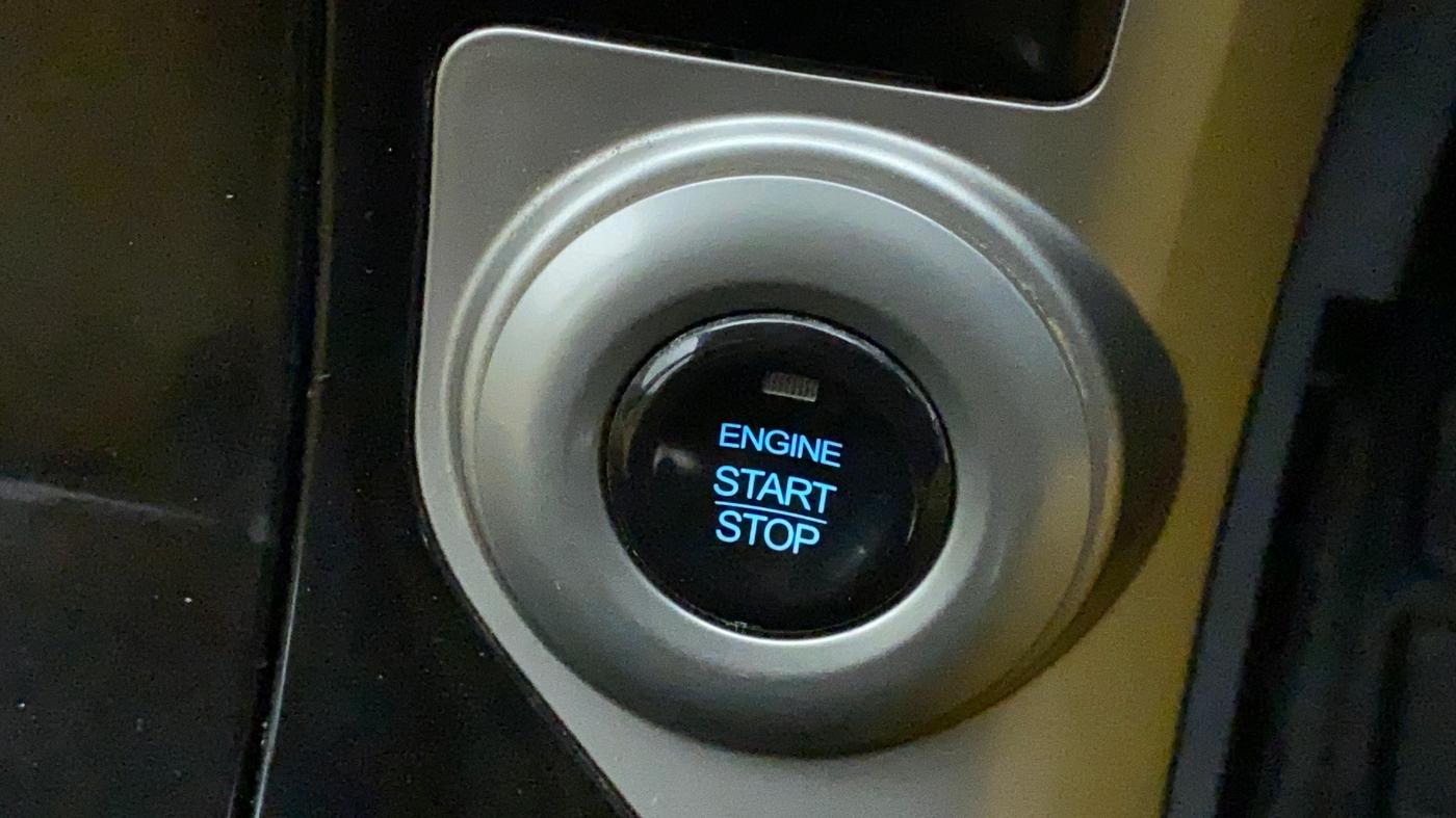 2018 Mahindra XUV500 W7, Diesel, Manual, 90,652 km, Keyless Start/ Stop Button