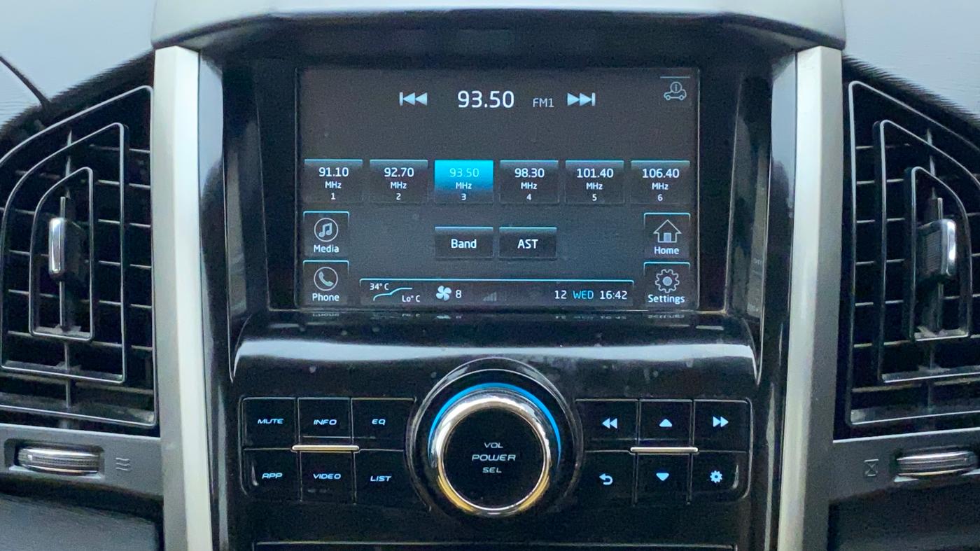 2018 Mahindra XUV500 W7, Diesel, Manual, 90,652 km, Infotainment System