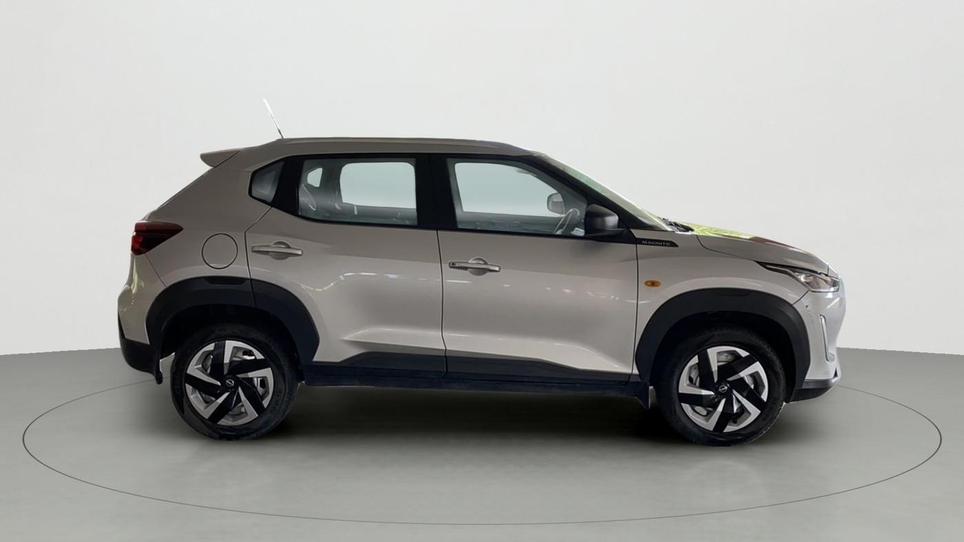 2021 Nissan MAGNITE XE, Petrol, Manual, 5,915 km, Right Side View