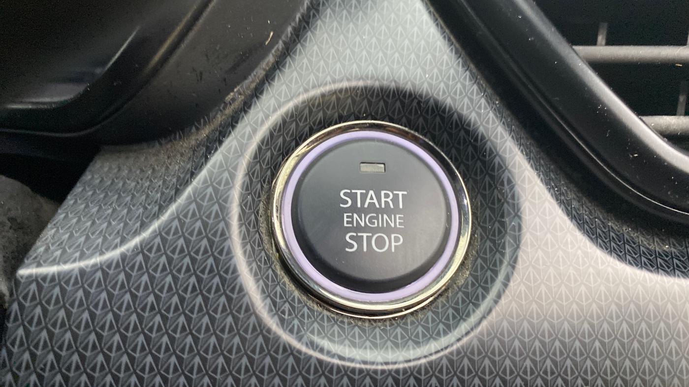 2024 Tata Safari ACCOMPLISHED DARK EDITION, Diesel, Manual, 15,890 km, Keyless Start/ Stop Button