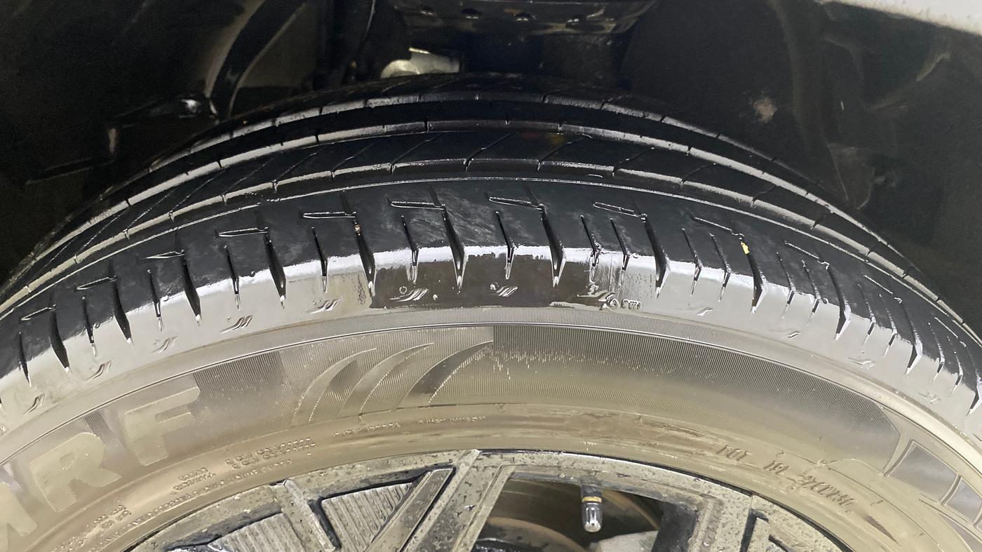 2024 Tata Safari ACCOMPLISHED DARK EDITION, Diesel, Manual, 15,890 km, Right Front Tyre Tread