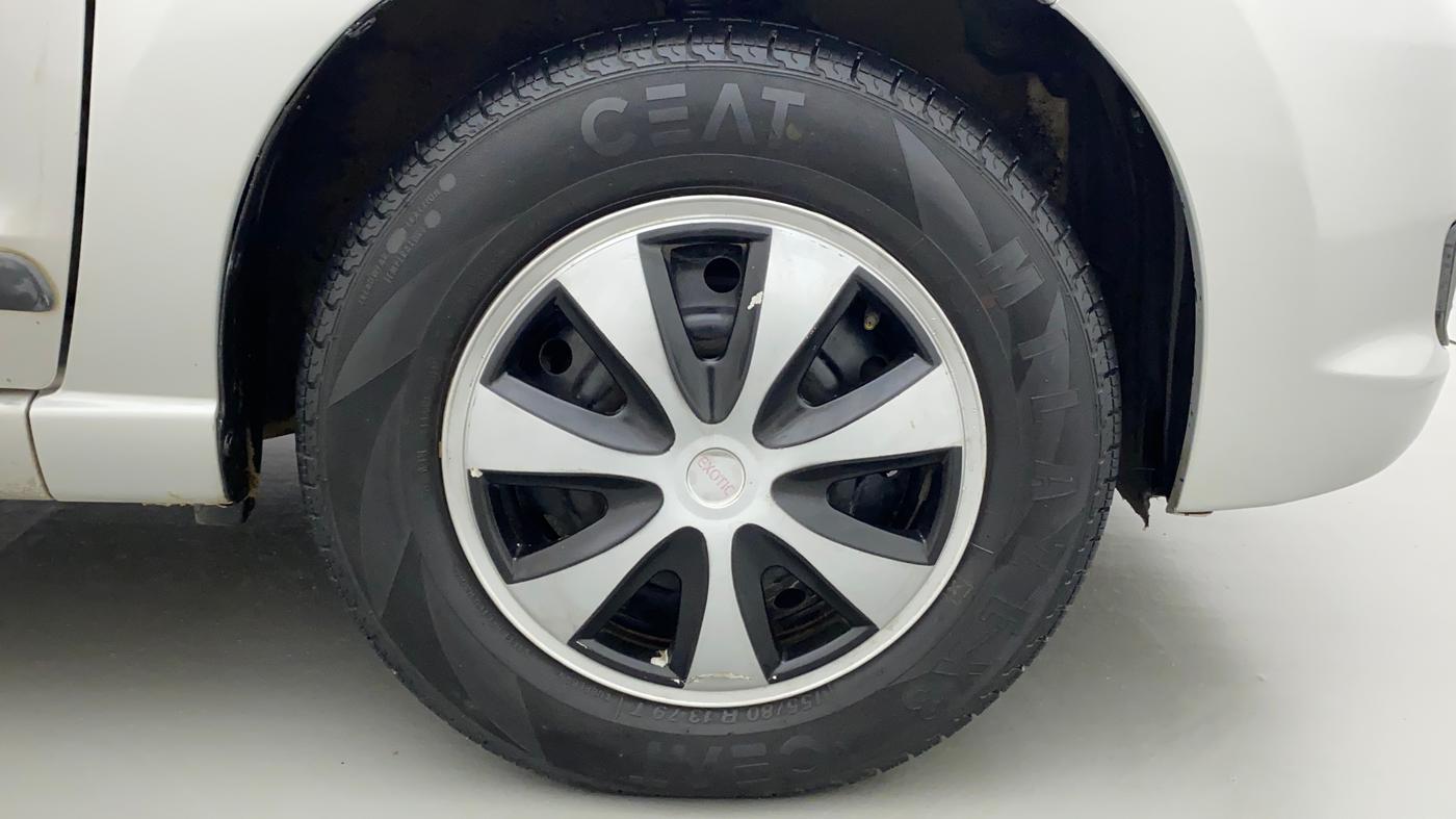 2011 Maruti A Star VXI, Petrol, Manual, 92,215 km, Right Front Wheel