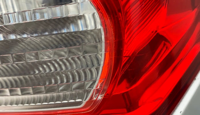 2011 Maruti A Star VXI, Petrol, Manual, 92,215 km, Right tail light - Minor scratches