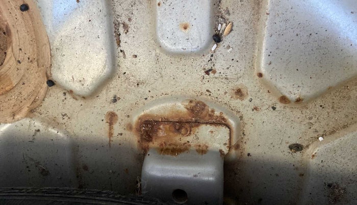 2015 Maruti Celerio VXI AMT, Petrol, Automatic, 77,300 km, Boot floor - Slight discoloration