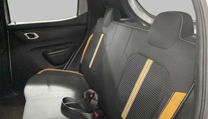 2022 Renault Kwid CLIMBER MT 1.0, Petrol, Manual, 5,943 km, Right Side Rear Door Cabin