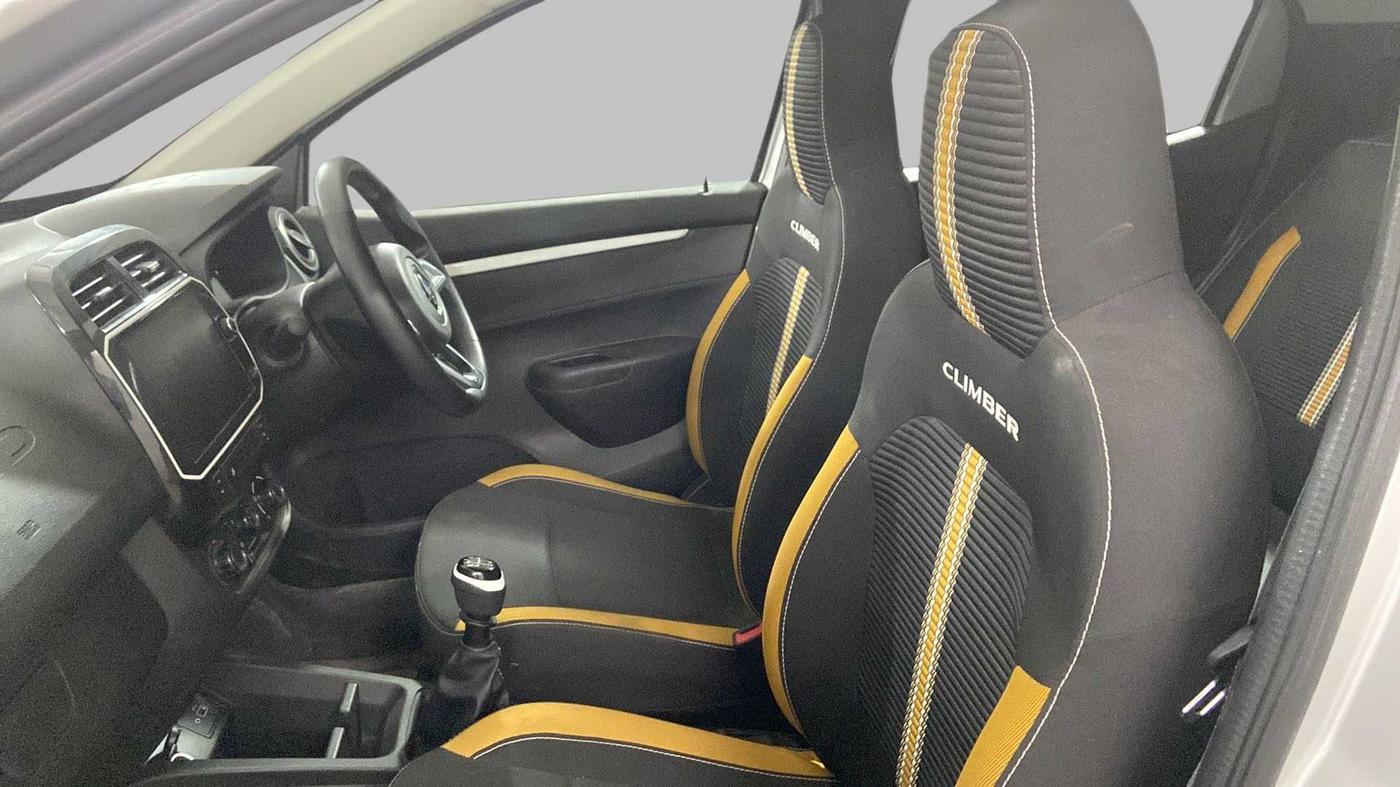 2022 Renault Kwid CLIMBER MT 1.0, Petrol, Manual, 5,943 km, Right Side Front Door Cabin