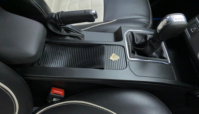 2021 Renault Kiger RXT AMT, Petrol, Automatic, 16,872 km, Gear Lever